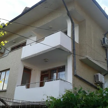 Guest house Guest Radost 2*