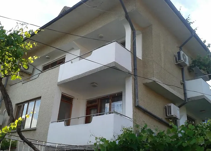 Guest house Guest Radost 2*